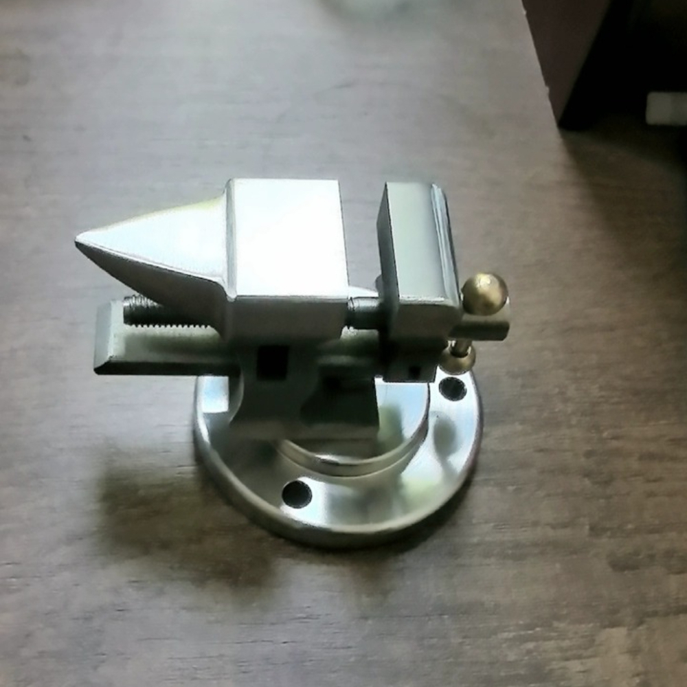 Pince de table réglable en aci - Bench Vise Swivel avis et prix